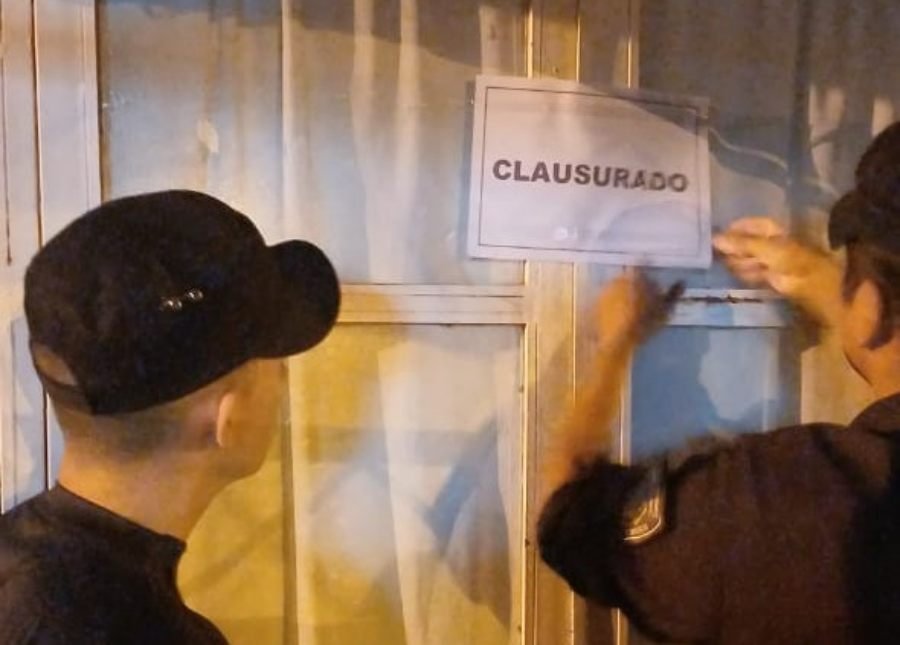 Apóstoles y Montecarlo: Fiestas clandestinas en un salón y un local nocturno, clausurados por permitir el consumo de alcohol a menores