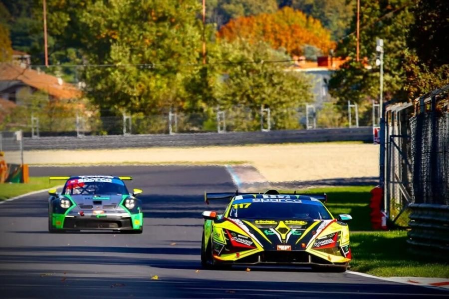 GT Cup Italiano: Triunfo argentino con Franco Girolami, junto a Leonardo Arduini, el de Isla Verde se llevó la primera carrera del fin de semana en Monza