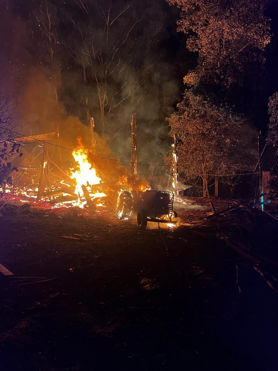 Incendio en un galpón fue controlado en la localidad misionera de 25 de Mayo, el foco ígneo se inició por causas que se tratan de establecer