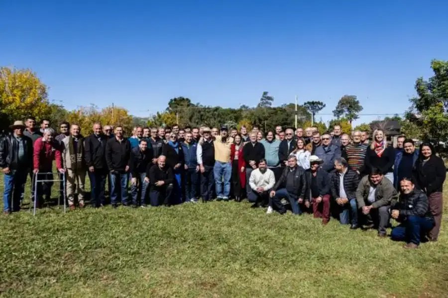 Misiones: Intendentes de 67 Municipios reivindicaron al Gobernador Hugo Passalacqua como "máxima autoridad política del Estado y articulador estratégico"