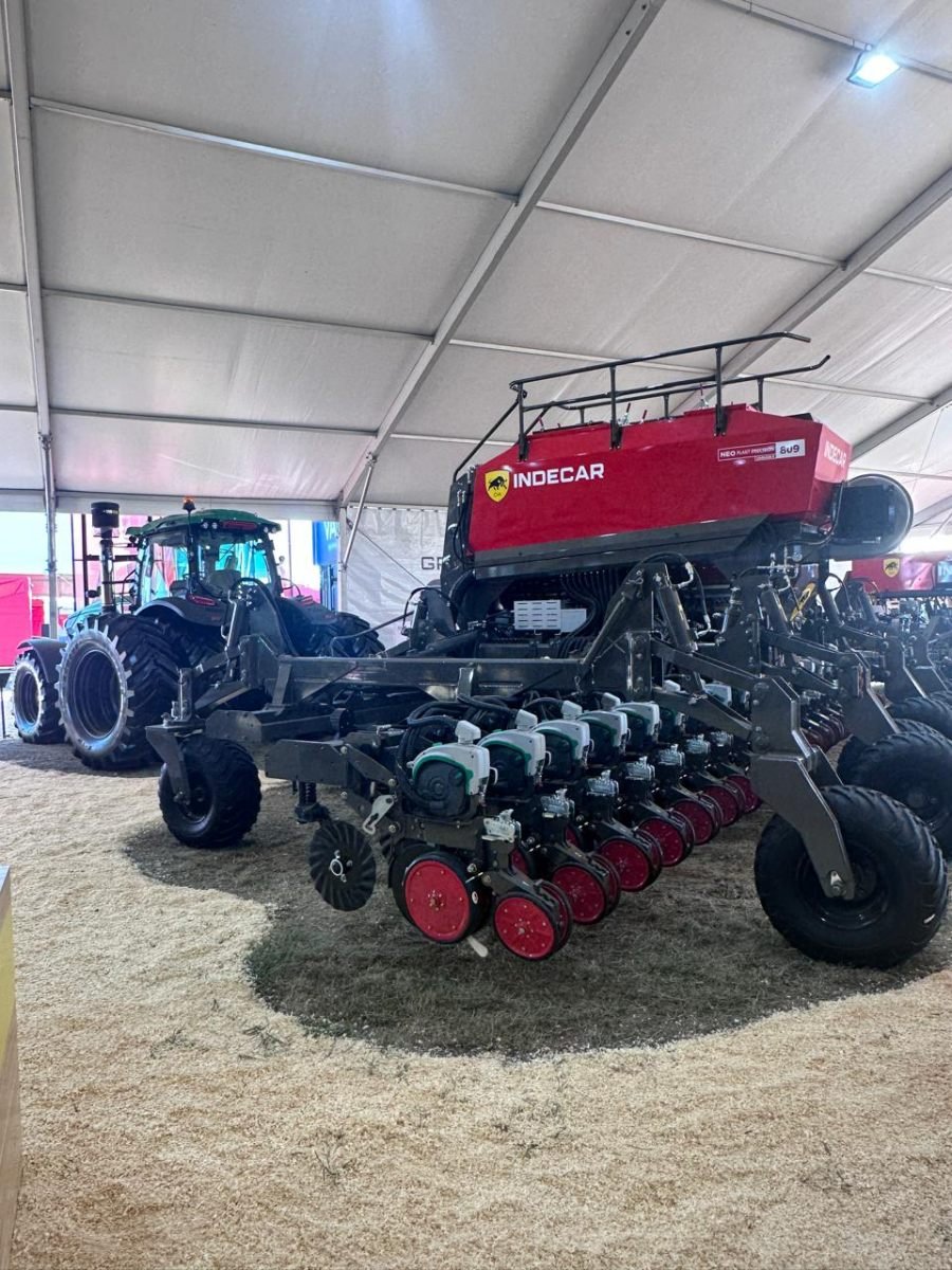 INDECAR celebra los 20 años de Expoagro con una promoción sin precedentes: Regala un tractor con la compra de su sembradora
