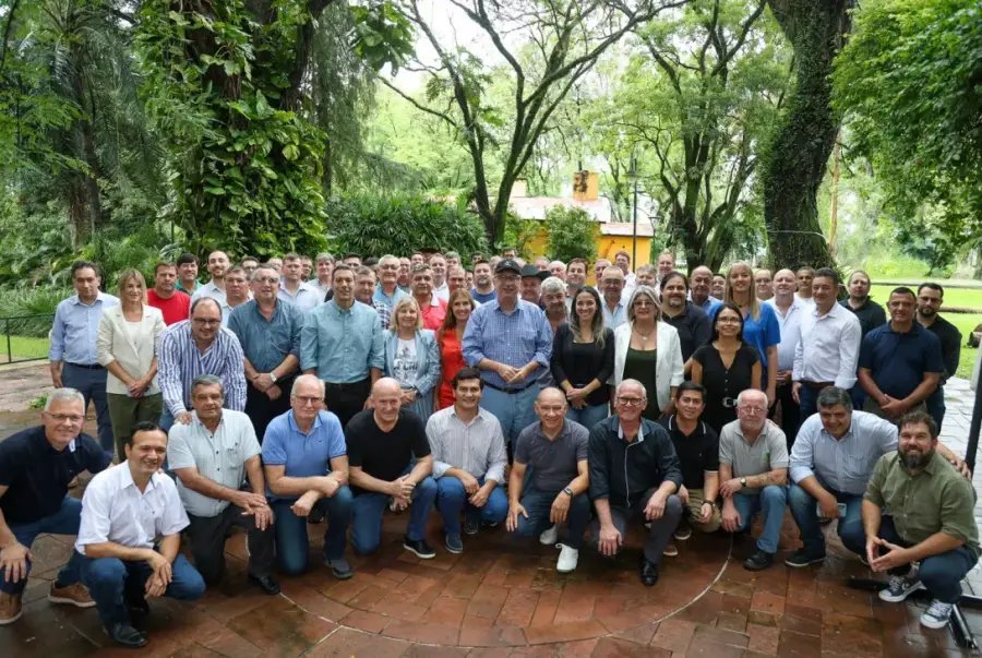 Misiones: El Gobernador Hugo Passalacqua se reunió con Intendentes para evaluar el 2025 y trabajar sobre una agenda común