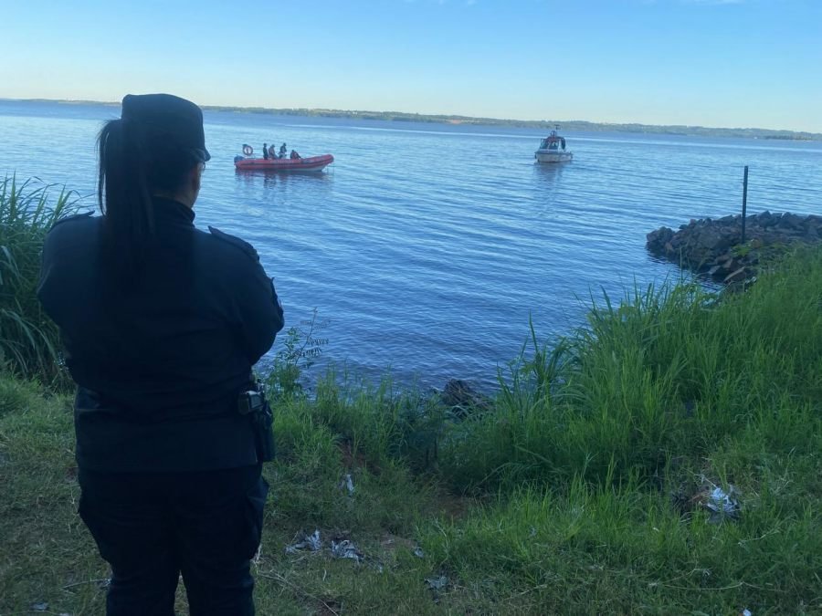 Posadas: Personal de la Prefectura Naval Argentina, hallaron el cuerpo del joven de 17 años que se habría sumergido a las aguas del Río Paraná