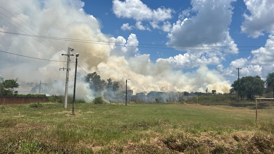Posadas: Intervinieron por un incendio de malezas en el Barrio San Juan Evangelista