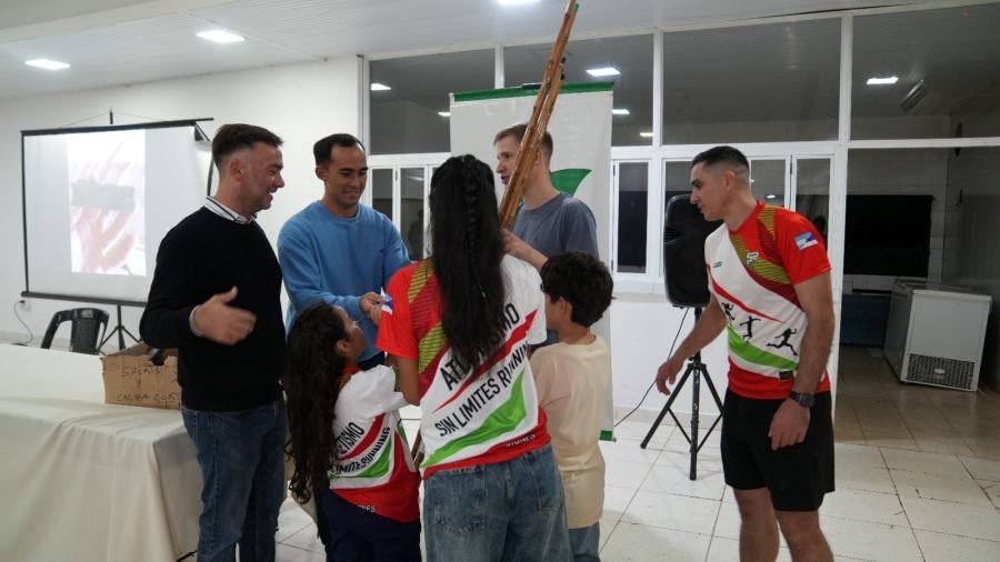 Apóstoles: El Municipio impulsa el crecimiento de la Escuela de Atletismo con entrega de nuevos elementos