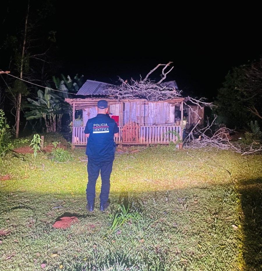 Tragedia en la localidad de El Soberbio: Una bebé de tres meses murió tras la caída de una rama sobre una vivienda