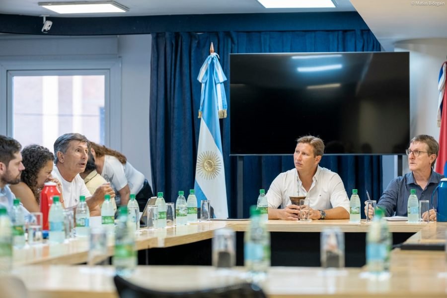 El Presidente de la Legislatura misionera Sebastián Macias reunió con Diputados de los  distintos Bloques para dialogar sobre la situación yerbatera