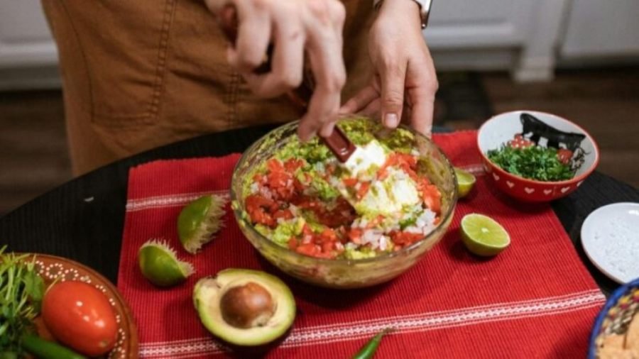 El Ministerio de Salud Pública de Misiones brinda recomendaciones para una alimentación saludable durante las fiestas