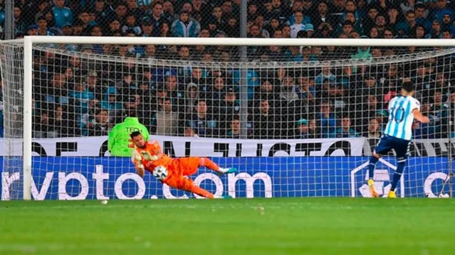 Copa Libertadores: Boca Juniors, con Romero como figura, venció por penales a Racing Club y avanzó a las semifinales