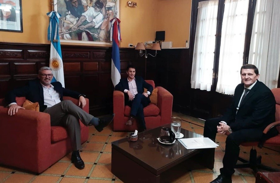 El Ministro Adolfo Safrán mantuvo una  reunión con los Gerentes del Banco Galicia; Gabriel Fragoso y Julián Giménez, tras la inauguración de la sucursal Apóstoles de entidad bancaria