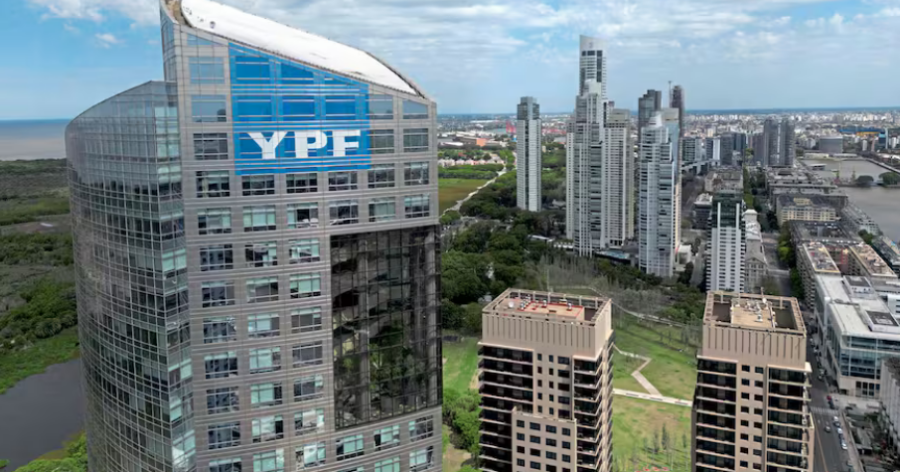 La Argentina gana tiempo en la causa YPF: La Justicia de Estados Unidos frena de manera preventiva la entrega de acciones