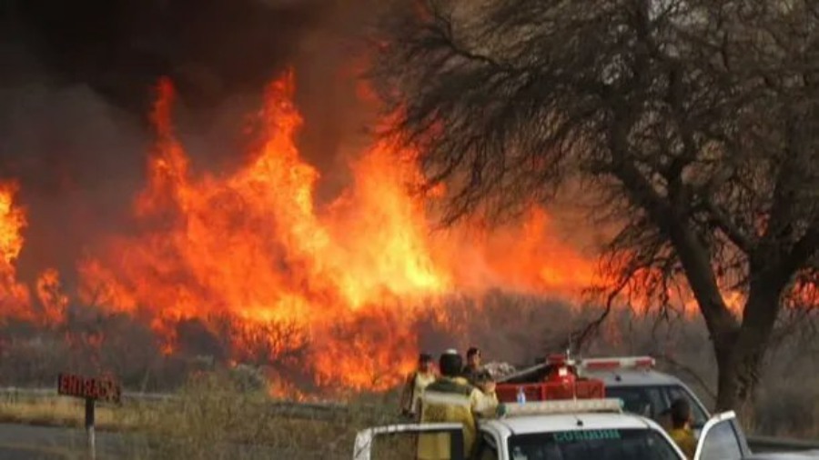 El fuego sigue devastando a Córdoba: Más casas quemadas y decenas de familias evacuadas