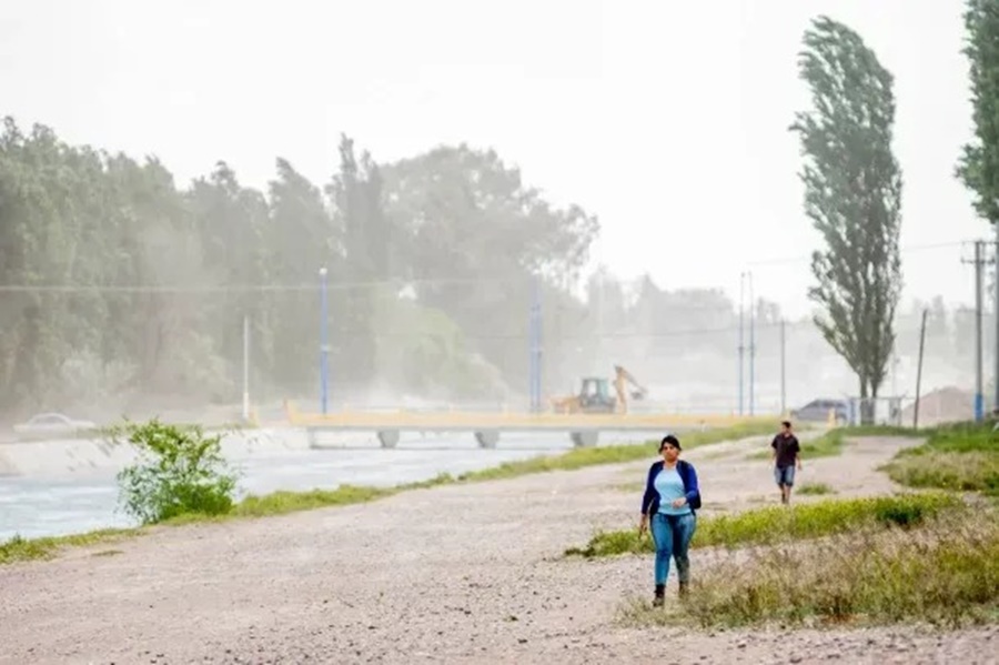 Alerta por vientos fuertes en seis provincias, para este jueves