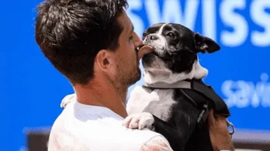 Tenis: El argentino Pedro Cachín ganó su primer título ATP en Gstaad y lo festejó con su perro