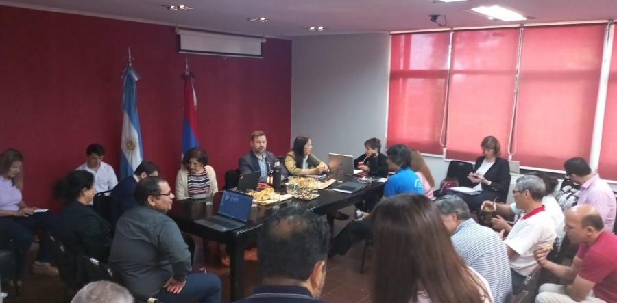 Misiones: Sin acuerdo salarial, docentes del Gremio SEMAB-CEA analizan qué medidas tomarán y la a mesa paritaria pasó a cuarto intermedio para el mes de Noviembre
