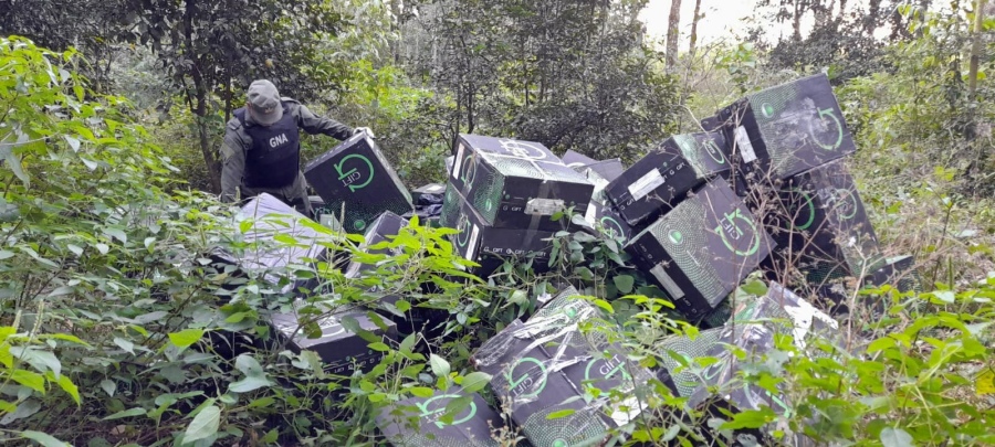 Gendarmería Nacional incautó 38 mil paquetes de cigarrillos, la mercadería se encontraba acopiada en una zona de cercanía con el límite internacional fronterizo