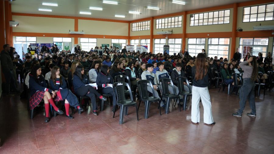 Apóstoles conectó a miles de estudiantes con su futuro gracias a la Expo Carreras 2025