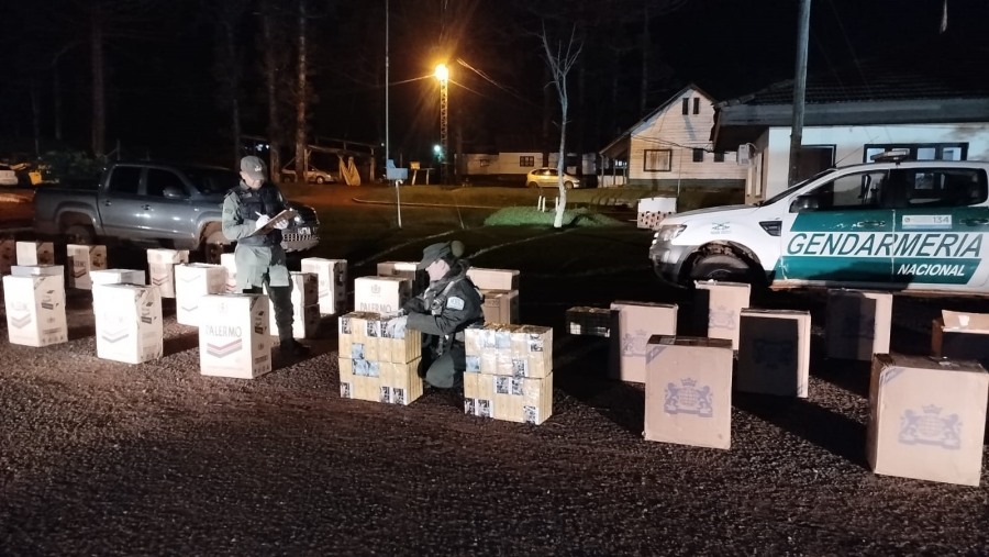 Gendarmería Nacional secuestró millonario cargamento de cigarrillos transportados en camioneta robada