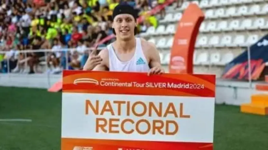 El argentino Elián Larregina, récord nacional y clasificado a París 2024