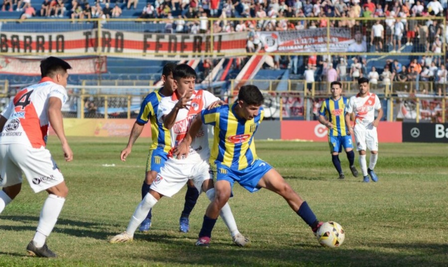 Bartolomé Mitre derrotó a Guaraní Antonio Franco por penales en el Barrio Rocamora y avanzó a las semifinales de la Liga Posadeña de Fútbol