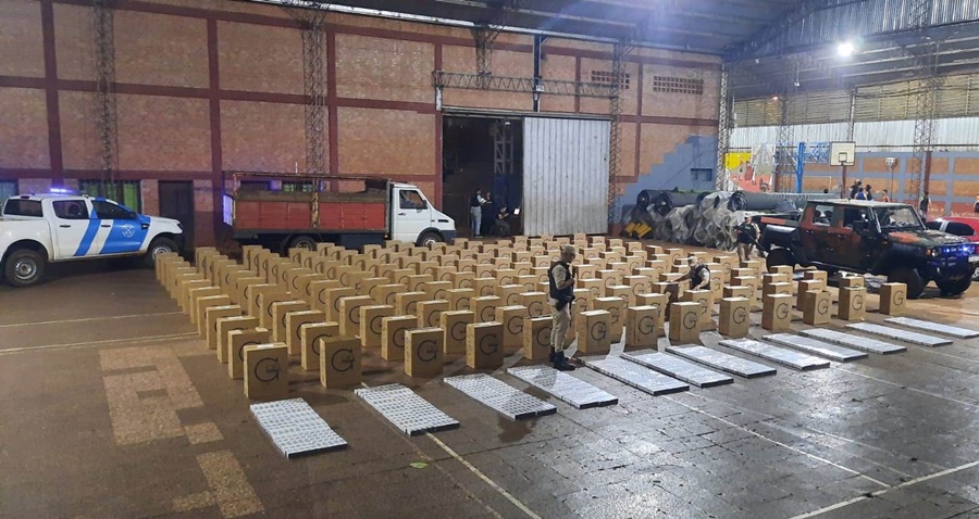 Misiones: Prefectura Naval Argentina secuestró 82 mil atados de cigarrillos