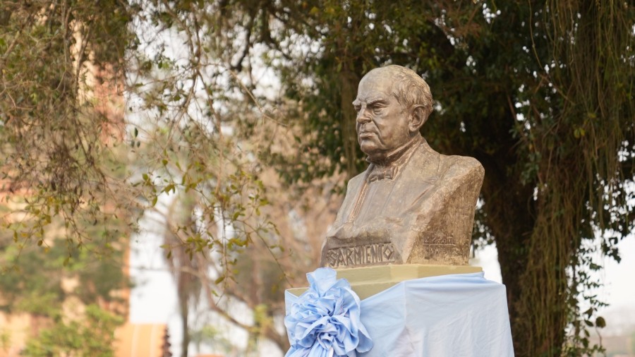 Apóstoles conmemoró el Día del Maestro con un emotivo acto