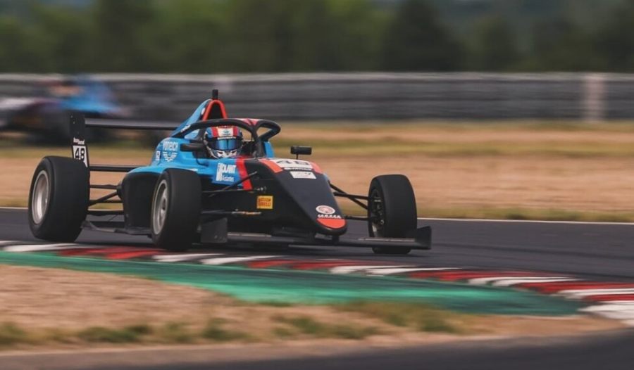 Fórmula 4 checa: Victoria del argentino Gino Trappa en la última carrera de Slovakia Ring