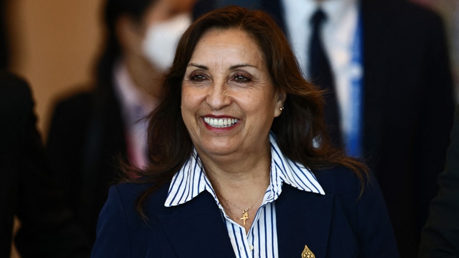 Primera Presidenta de Perú, Dina Boluarte, una abogada de izquierda y de bajo perfil