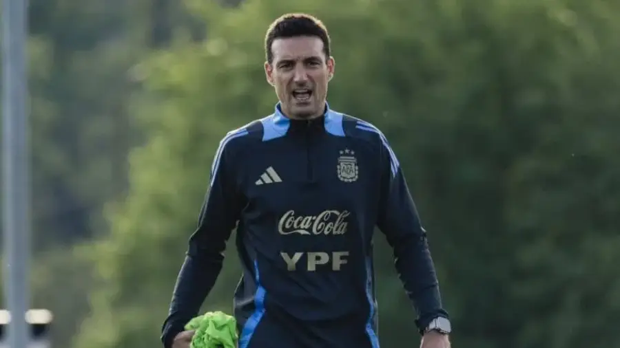 Los convocados a la Selección Argentina por Lionel Scaloni: Con Dibu Martínez, Cuti Romero, Giovani Lo Celso y Enzo Barrenechea, la lista para enfrentar a Paraguay y Perú