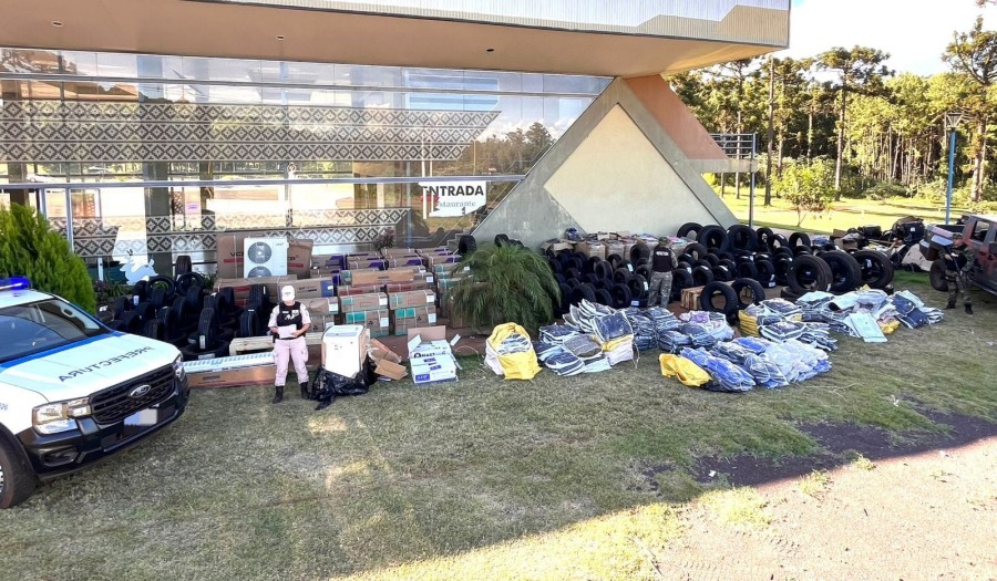 Misiones: Prefectura Naval Argentina secuestró cigarrillos y mercadería de origen ilegal
