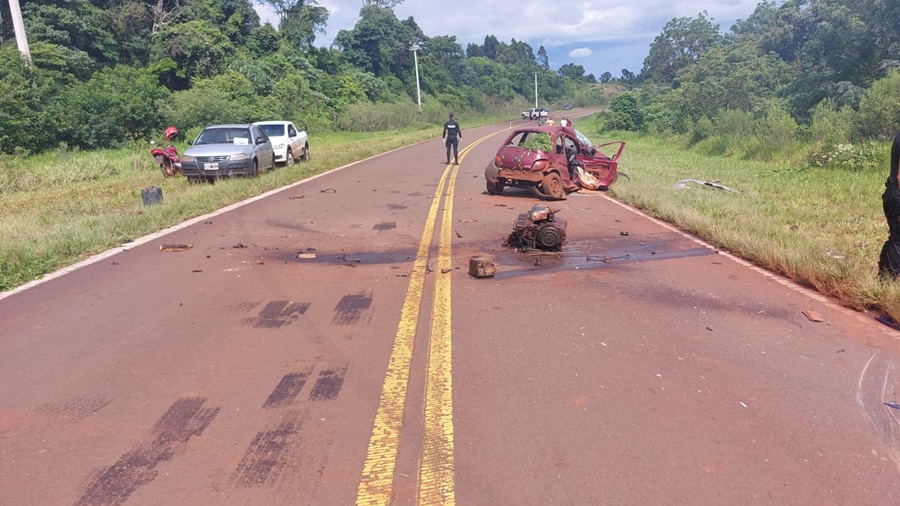 Dos fallecidas y dos heridos tras un siniestro vial entre dos automóviles ocurrido sobre la Ruta Nacional N° en la localidad misionera de Piñalito Norte