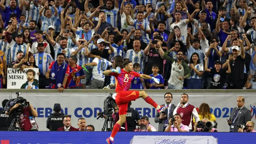 Definición para el infarto: Con Dibu como héroe, Argentina venció por penales a Ecuador y está en semis