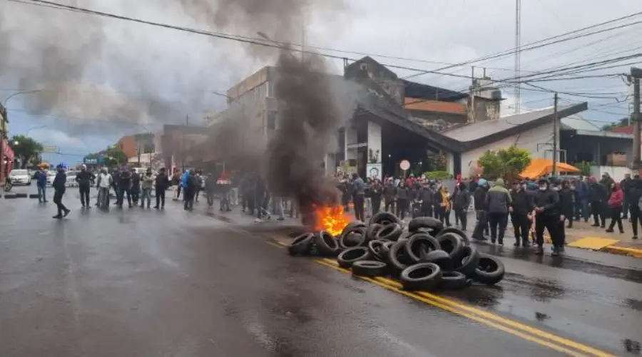 Policías de la provincia de Misiones se sumaron a la protesta por un aumento salarial