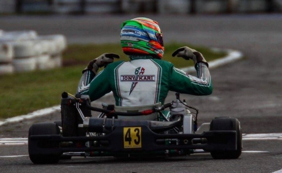 Franco Colapinto giró con un karting en la ciudad de Zárate