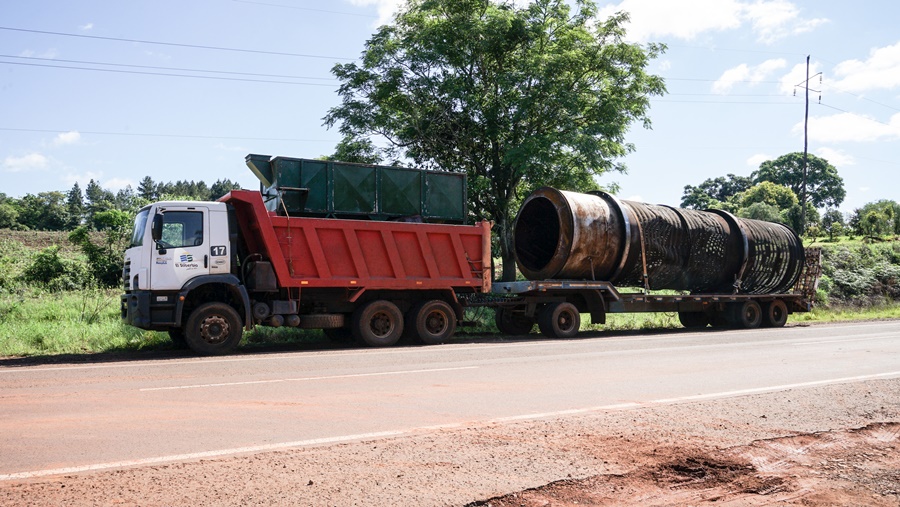 Gesto solidario: La Cooperativa Km 16 donó un secadero a la Cooperativa Yerbatera de El Soberbio