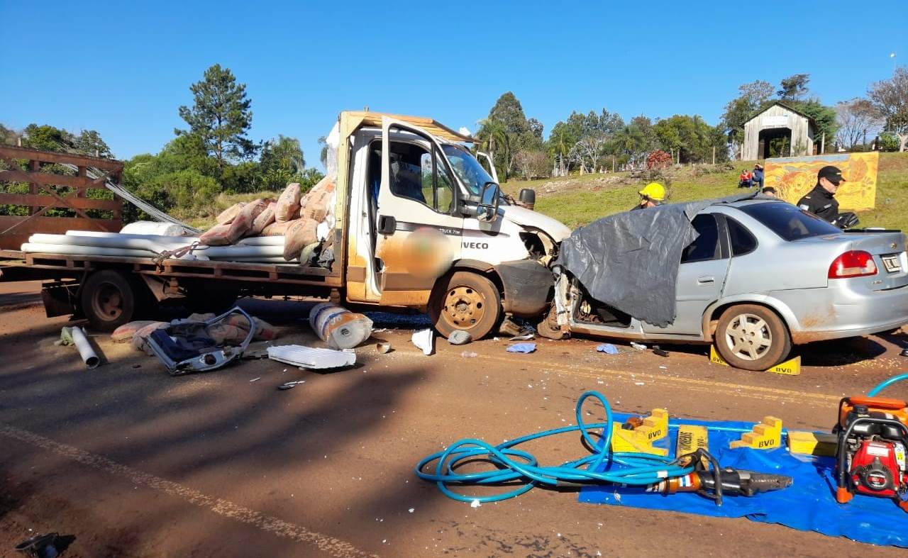 Una mujer de 69 años falleció tras un choque entre un automóvil y un camión, fue sobre la Ruta Provincial N° 5 en la localidad de Los Helechos