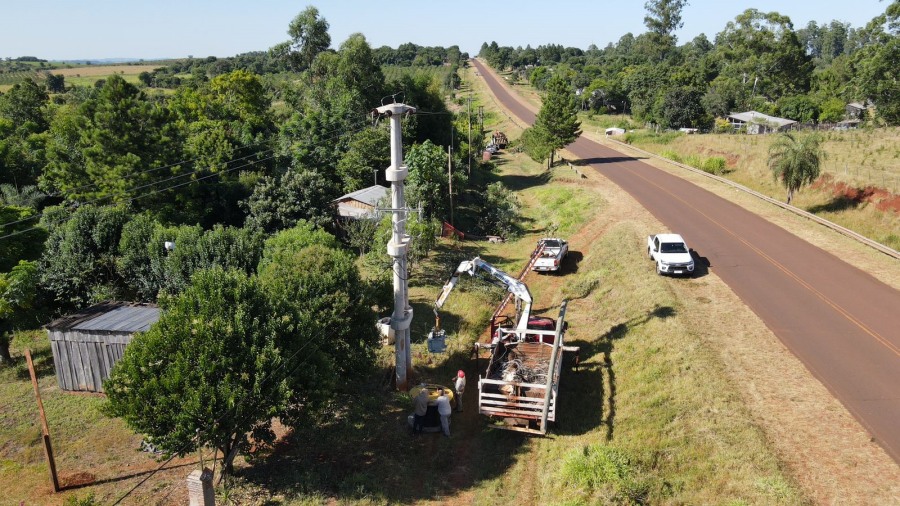 Misiones: Familias de Picada 53 en el Municipio de Itacaruaré se benefician con importantes mejoras eléctricas