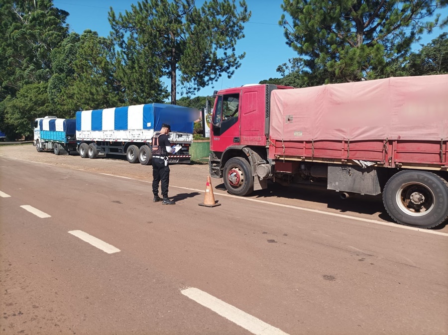 La Policía de Misiones secuestró ocho camiones con cargas de granos que evadieron los controles de ingreso a la Provincia