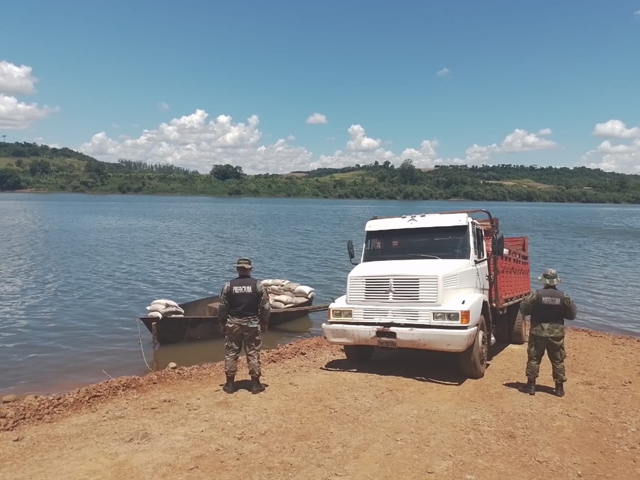 Misiones: Prefectura Naval secuestra cerca de nueve toneladas de soja en la costa del Río Uruguay, la mercadería, sin aval aduanero, pretendía ser trasladada en una embarcación hacia Brasil