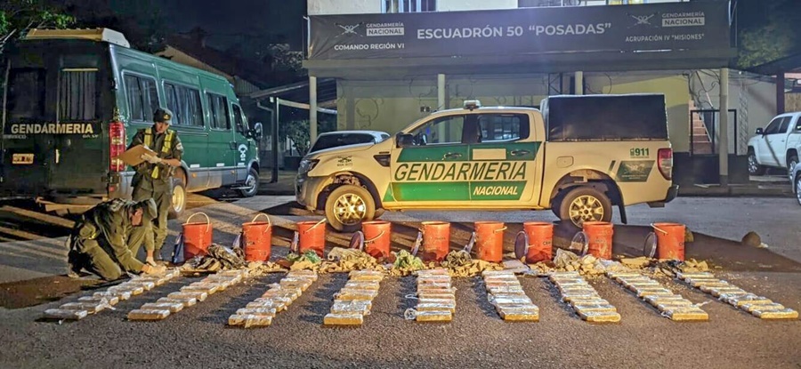 Enviaron cien kilos de marihuana por encomienda y terminaron detenidos, el estupefaciente fue despachado en tachos de hidrófugo