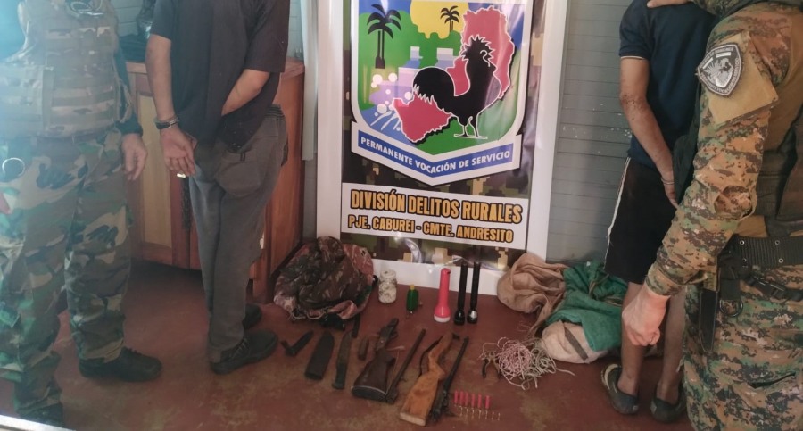 Cinco personas arrestadas, marihuana y armas de fuego secuestradas en operativos preventivos