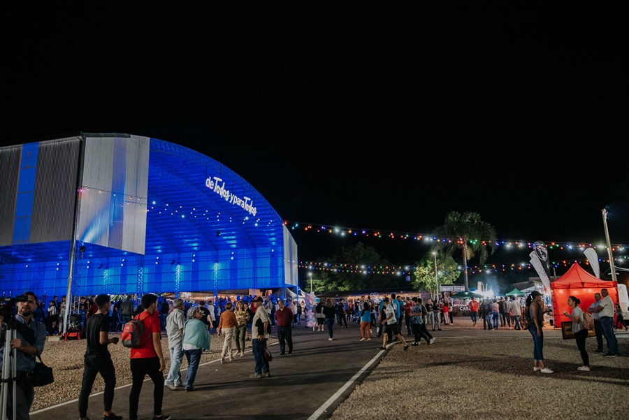 Misiones: En San Vicente se realizó la apertura de la 37° edición de la Fiesta Nacional de la Madera, que se desarrollará hasta el 13 de Noviembre, con más de 180 expositores