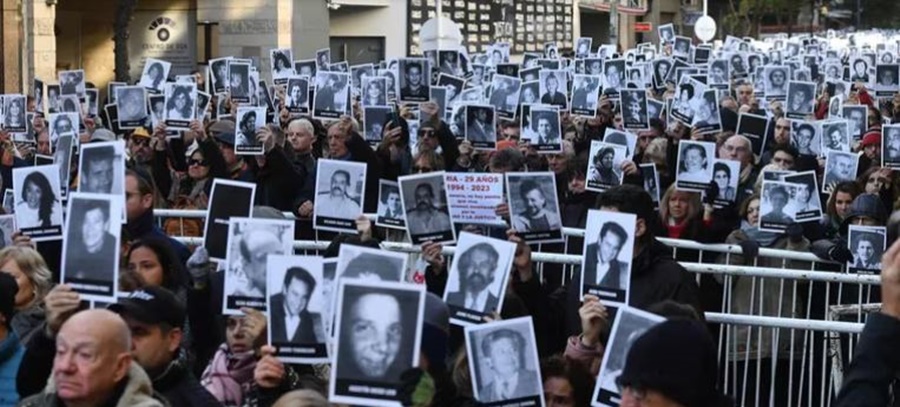 Acto por el ataque a la AMIA: Hubo casi nula presencia del Gobierno y asistieron varios candidatos de la oposición
