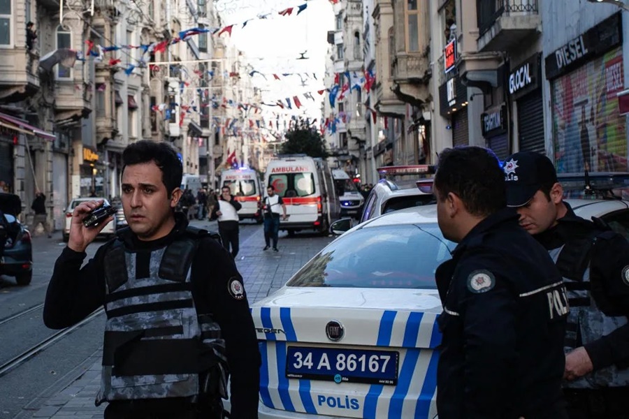 Turquía: Al menos 6 muertos y 81 heridos tras explosión en el centro de Estambul