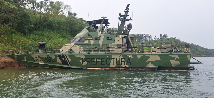 Prefectura Naval Argentina fue atacada desde la costa paraguaya, mientras realizaba un patrullaje fluvial por el Puerto Faubel, en la ciudad misionera de Eldorado