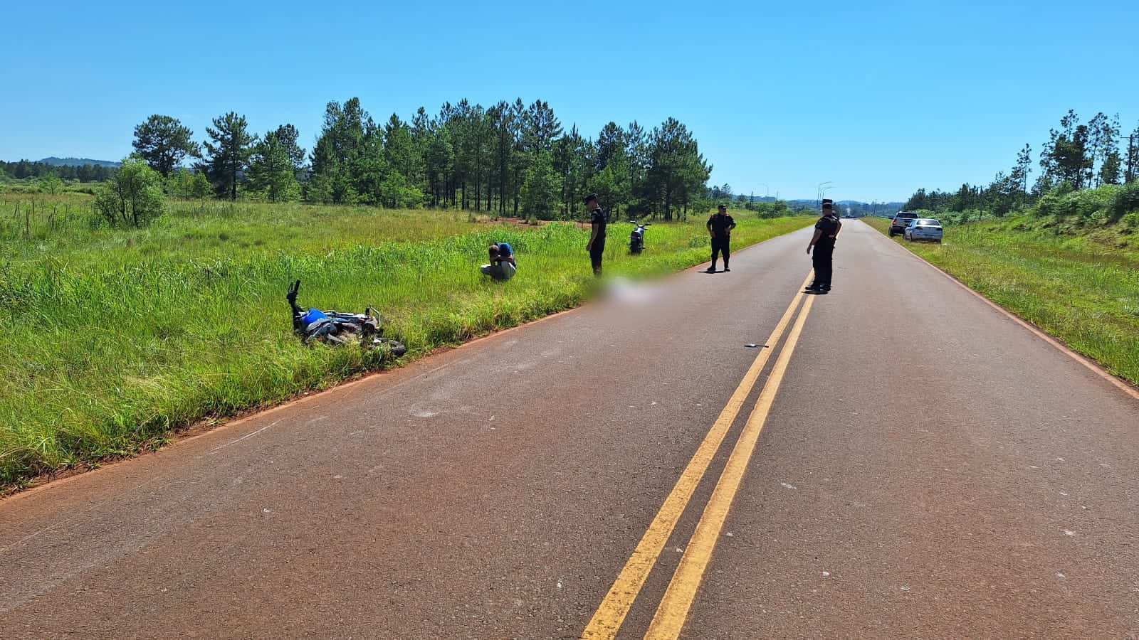 Una mujer de 31 años falleció tras despistar con su motocicleta a la altura del Paraje El Cruce en el Municipio misionero de Itacaruaré