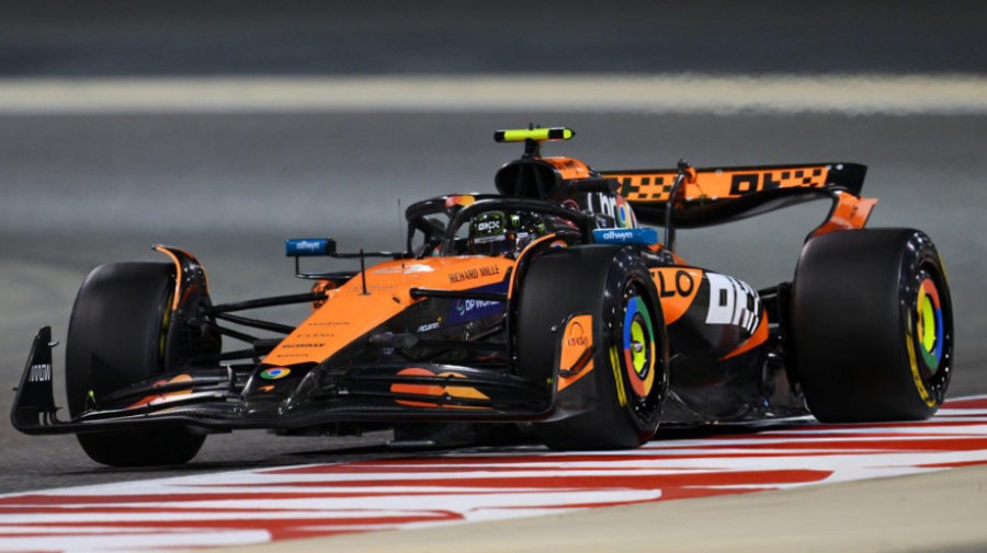 Norris marcó el rumbo en el primer día de la pretemporada de la Fórmula 1, en el Bahrain International Circuit y Antonelli lideró por la mañana
