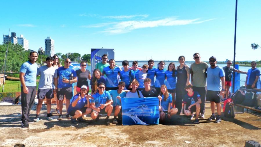 Apostoleños se capacitaron en aguas abiertas realizada en el Club Náutico León Seró en el Río Paraná de la ciudad de Posadas