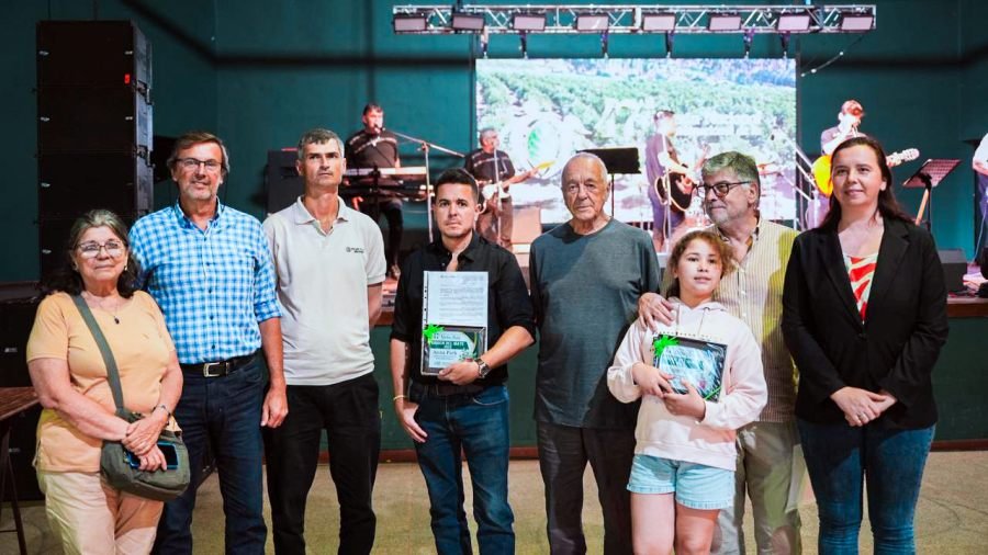 Apóstoles celebró a referentes de la producción orgánica y la investigación yerbatera con la entrega de la Orden del Mate 2025