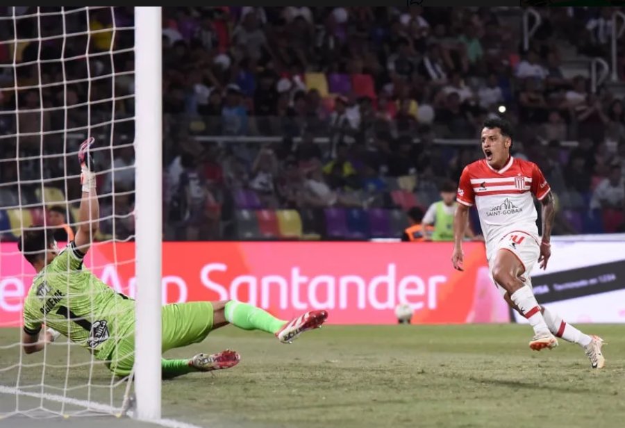Estudiantes de La Plata venció a Central Córdoba y es el primer semifinalista del Torneo Clausura